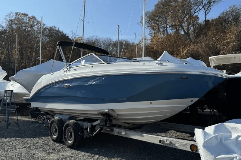 Slide: The Image of Sea Ray SDX 250 Outboard 2025 - 4