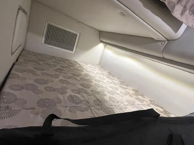 Slide: The Image of Crownline Boats 310 CRX 2025 - 15