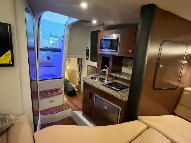 Slide: The Image of Crownline Boats 310 CRX 2025 - 12