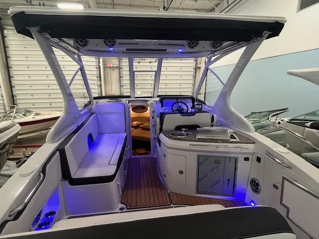 Slide: The Image of Crownline Boats 310 CRX 2025 - 4