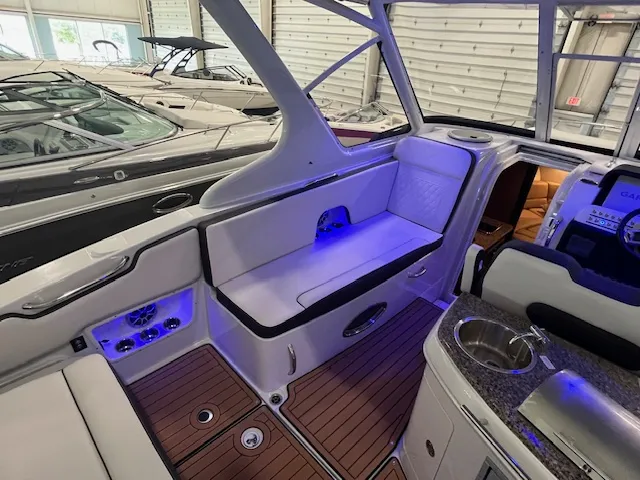 Slide: The Image of Crownline Boats 310 CRX 2025 - 5