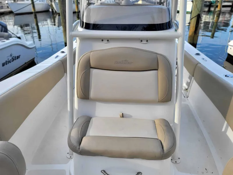 Slide: The Image of NauticStar 2302 Legacy 2021 - 12