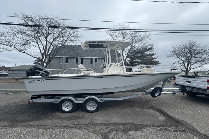Slide: The Image of Boston Whaler 210 Montauk 2025 - 1