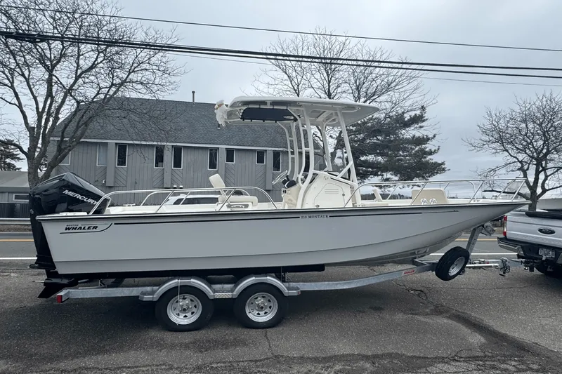Slide: The Image of Boston Whaler 210 Montauk 2025 - 3