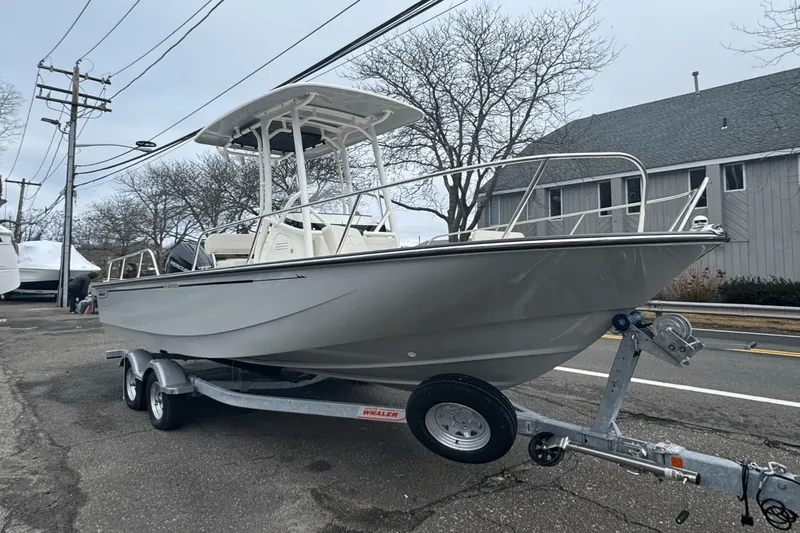 Slide: The Image of Boston Whaler 210 Montauk 2025 - 4