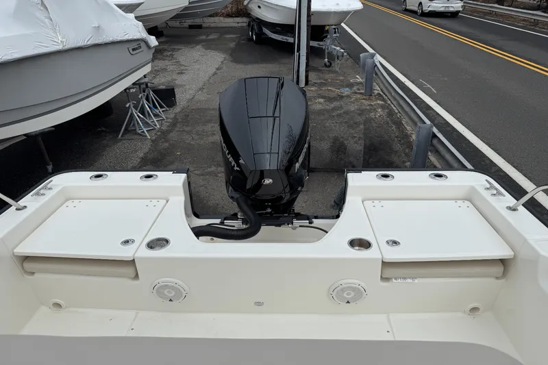 Slide: The Image of Boston Whaler 210 Montauk 2025 - 6