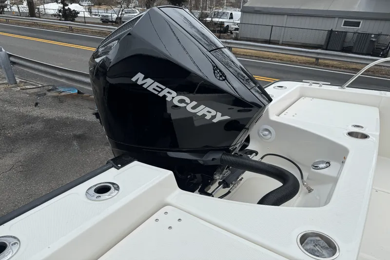 Slide: The Image of Boston Whaler 210 Montauk 2025 - 9