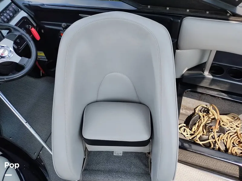 Slide: The Image of Swivel Bolster Captains Seat - 13018760