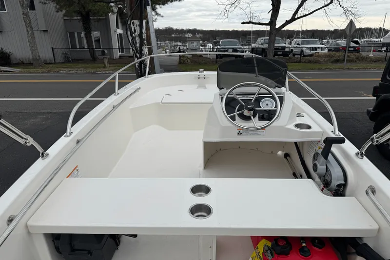 Slide: The Image of Boston Whaler 130 Super Sport 2025 - 6