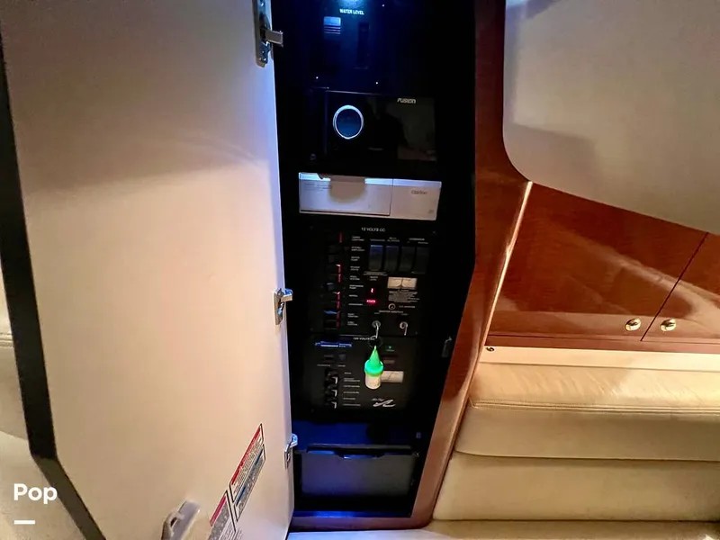 Slide: The Image of Sea Ray 320 Sundancer 2004 - 12821142