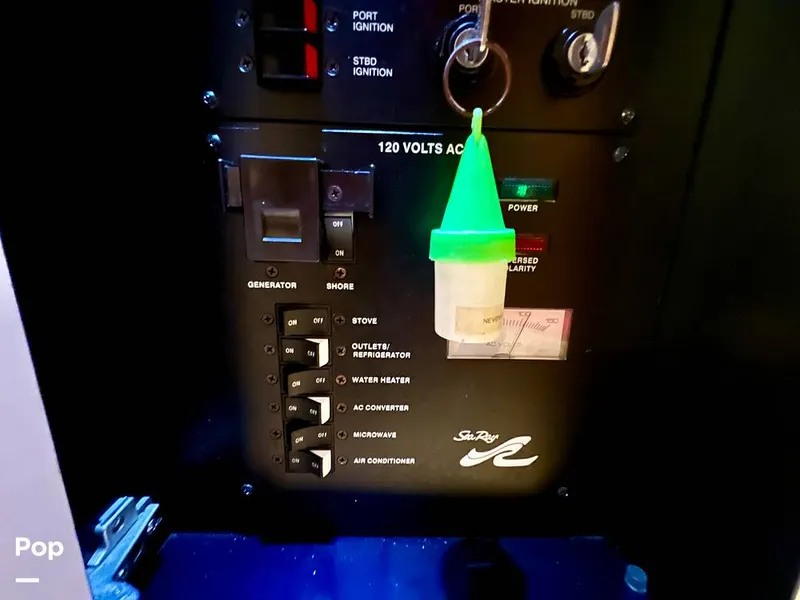 Slide: The Image of Sea Ray 320 Sundancer 2004 - 12821145