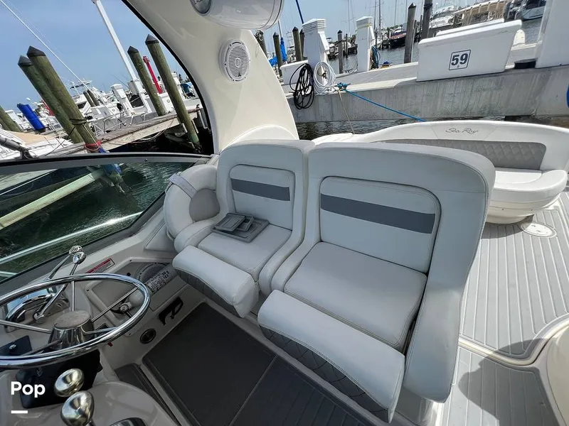 Slide: The Image of Sea Ray 320 Sundancer 2004 - 12821091