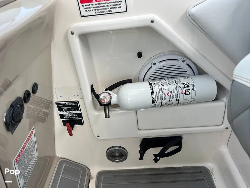 Slide: The Image of Sea Ray 320 Sundancer 2004 - 12821104