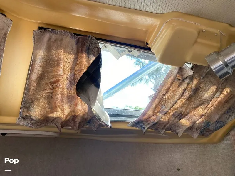 Slide: The Image of Grady-White 272 SAILFISH 2000 - 12838271