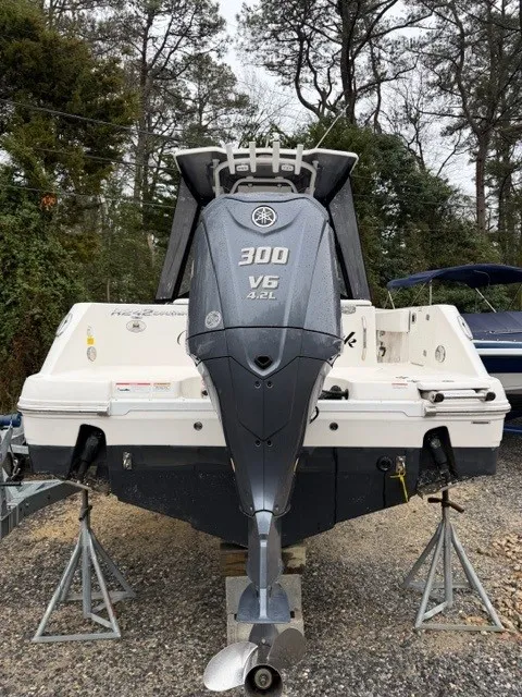 Slide: The Image of Robalo R242EX 2022 - 4