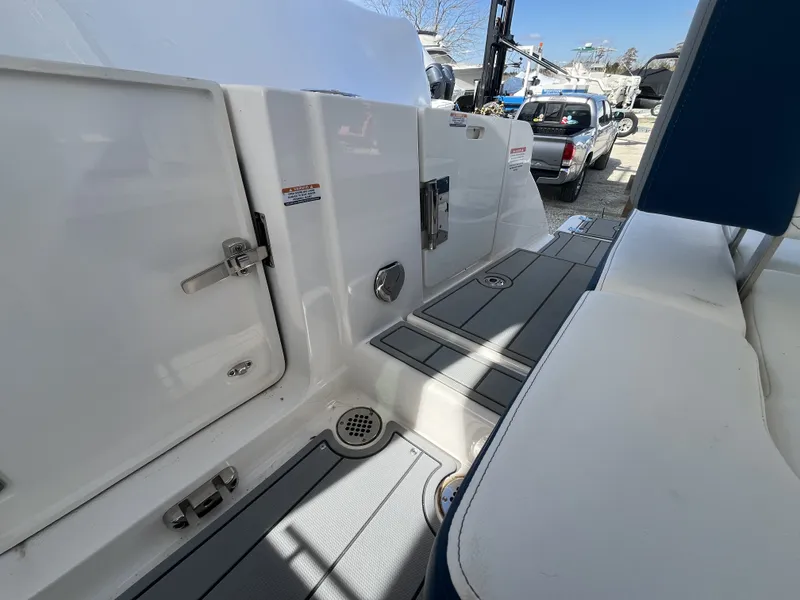 Slide: The Image of Chaparral 310 OSX 2024 - 10