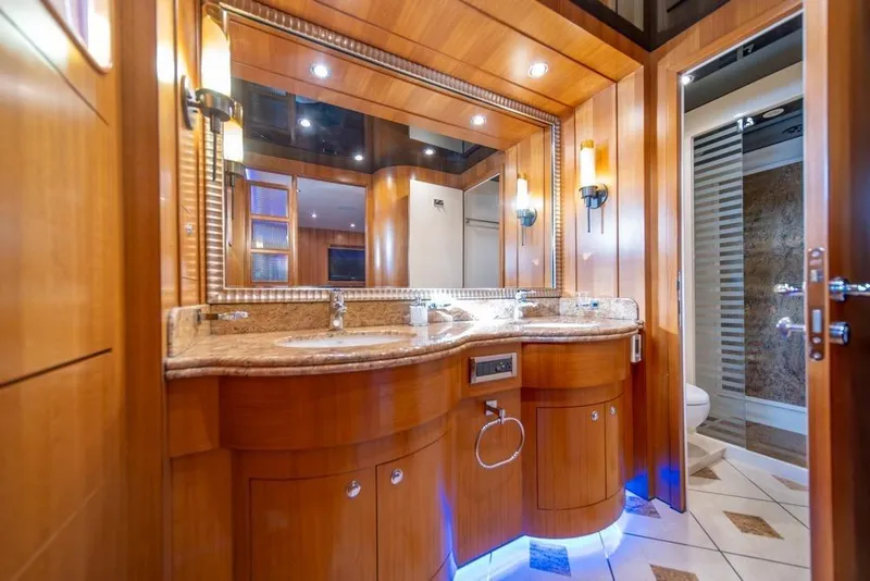 Slide: The Image of Horizon 73' motor yacht 2009 - 31