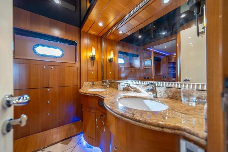 Slide: The Image of Horizon 73' motor yacht 2009 - 30