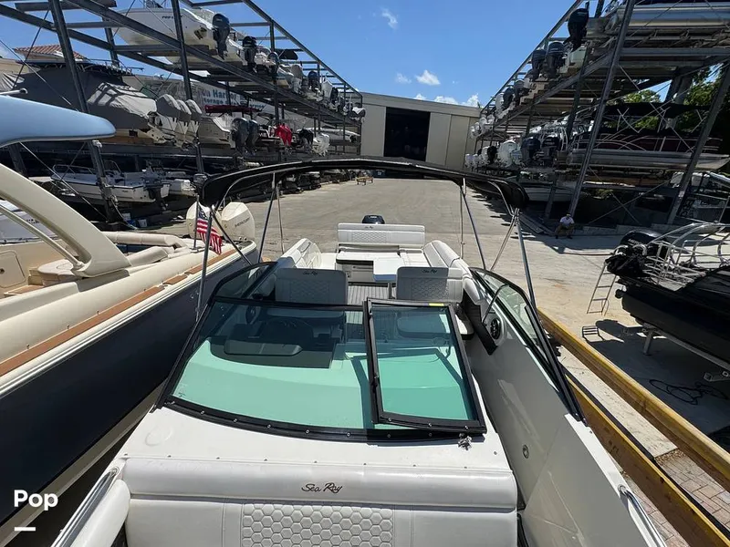 Slide: The Image of Sea Ray SDX 250 OB 2019 - 16521148