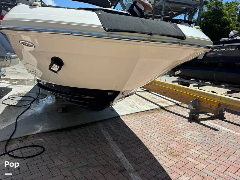 Slide: The Image of Sea Ray SDX 250 OB 2019 - 16521072