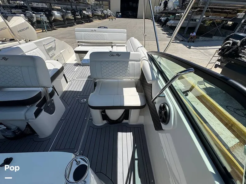 Slide: The Image of Sea Ray SDX 250 OB 2019 - 16521150