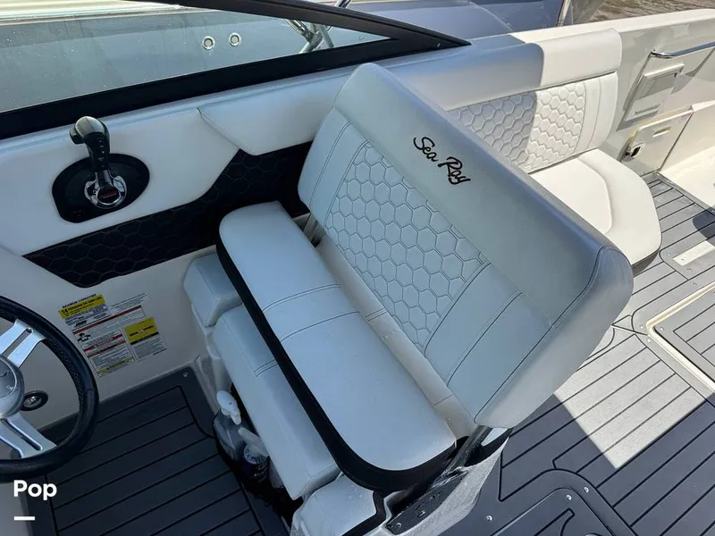Slide: The Image of Sea Ray SDX 250 OB 2019 - 16521110