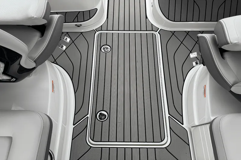 Slide: The Image of Sea Ray SLX 260 Outboard 2025 - 30