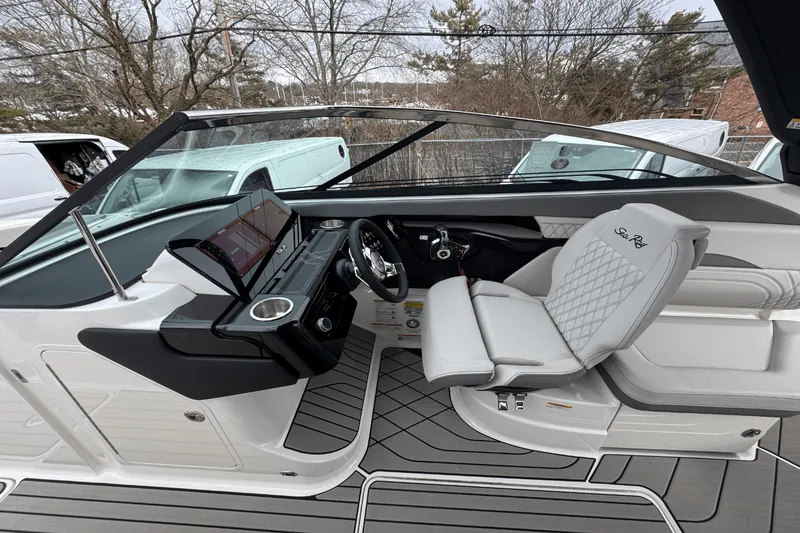 Slide: The Image of Sea Ray SLX 260 Outboard 2025 - 35