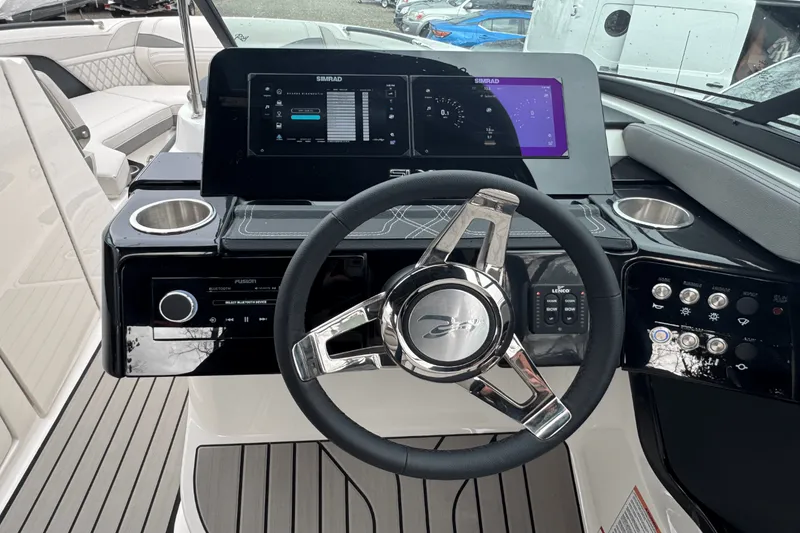 Slide: The Image of Sea Ray SLX 260 Outboard 2025 - 43