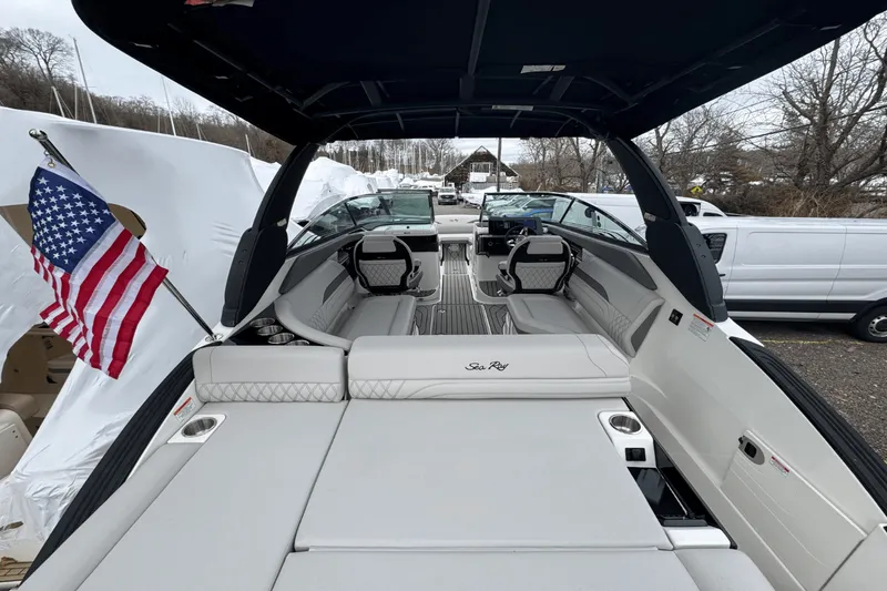 Slide: The Image of Sea Ray SLX 260 Outboard 2025 - 7