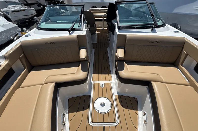 Slide: The Image of Sea Ray SLX 310 Outboard 2025 - 103