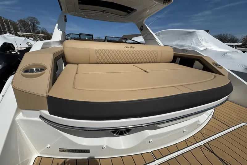 Slide: The Image of Sea Ray SLX 310 Outboard 2025 - 11