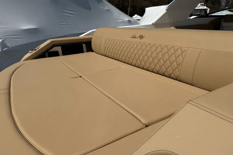 Slide: The Image of Sea Ray SLX 310 Outboard 2025 - 21