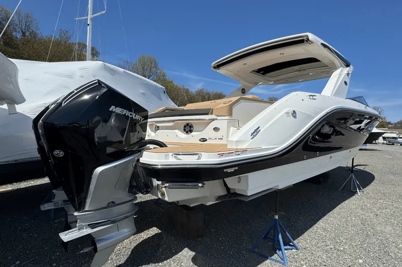 Slide: The Image of Sea Ray SLX 310 Outboard 2025 - 4