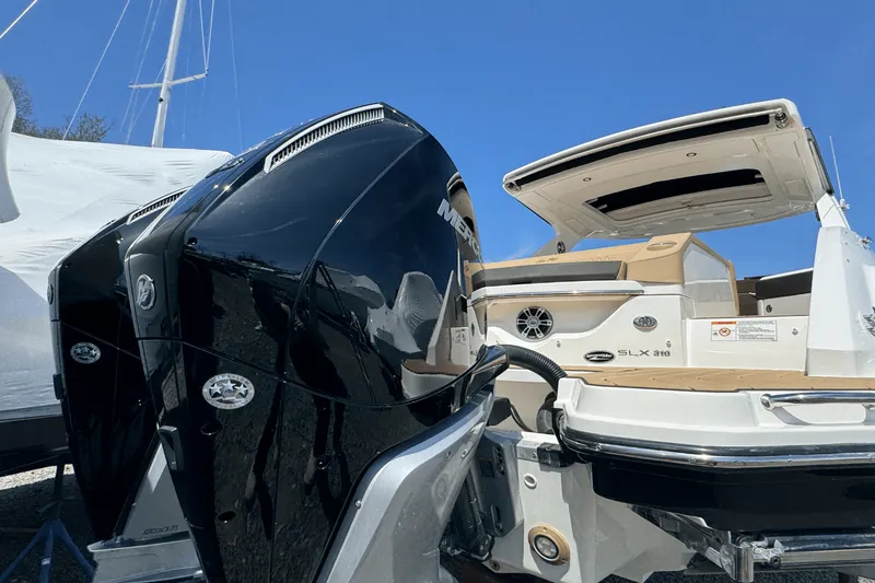 Slide: The Image of Sea Ray SLX 310 Outboard 2025 - 5