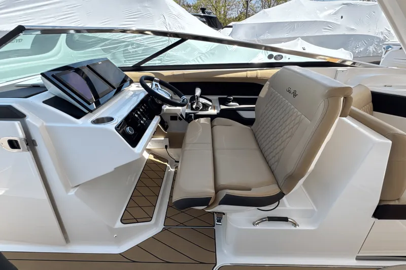 Slide: The Image of Sea Ray SLX 310 Outboard 2025 - 57