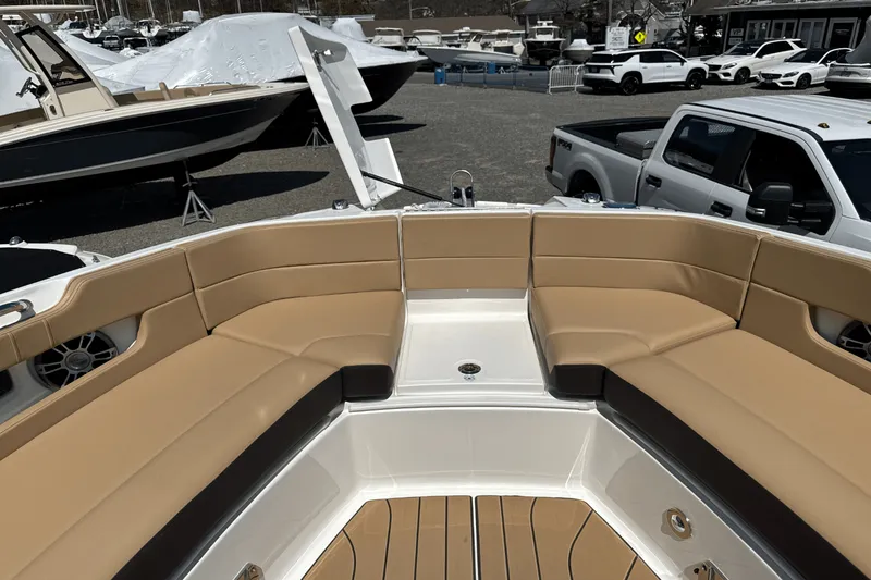 Slide: The Image of Sea Ray SLX 310 Outboard 2025 - 96