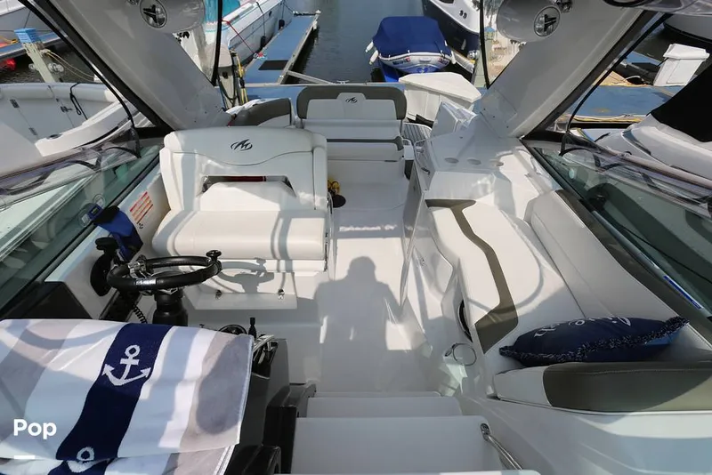 Slide: The Image of Monterey 295 Sport Yacht 2019 - 12819354