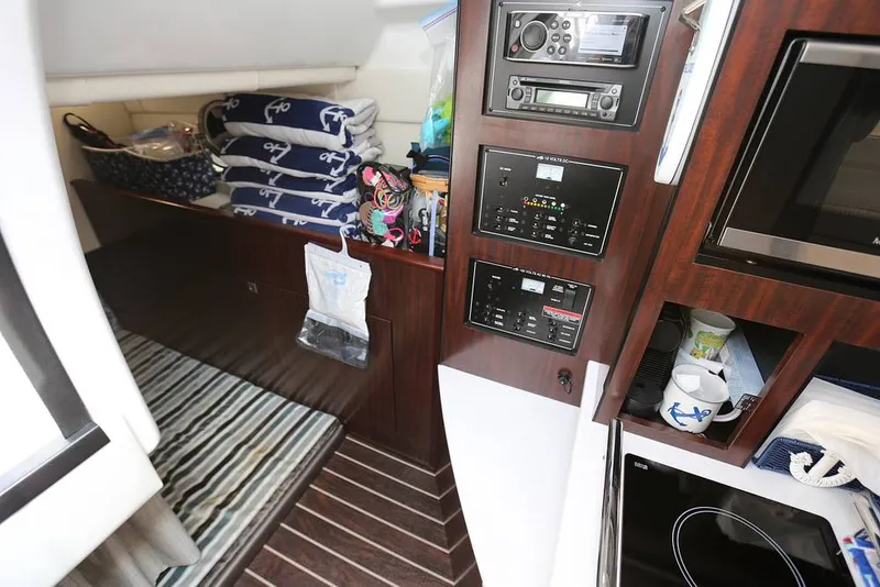 Slide: The Image of Monterey 295 Sport Yacht 2019 - 12819358