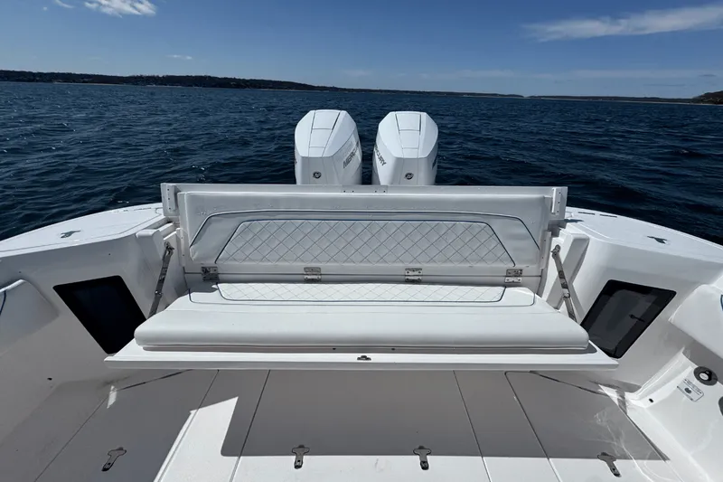 Slide: The Image of Intrepid 345 NOMAD SE 2025 - 10