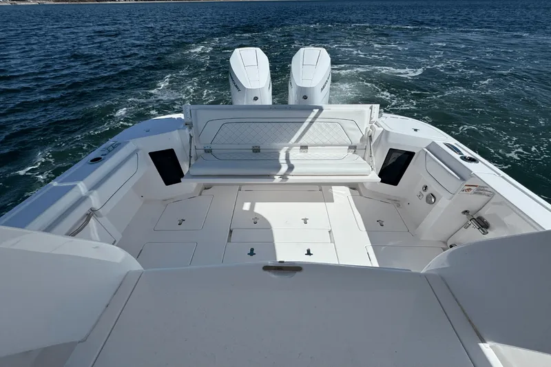 Slide: The Image of Intrepid 345 NOMAD SE 2025 - 11