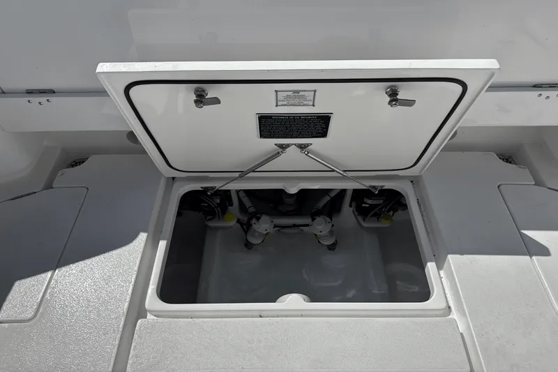 Slide: The Image of Intrepid 345 NOMAD SE 2025 - 14