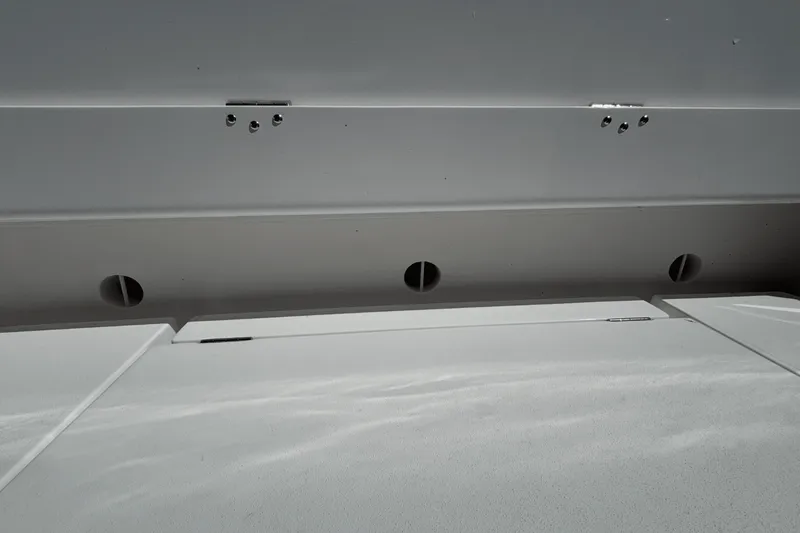 Slide: The Image of Intrepid 345 NOMAD SE 2025 - 16