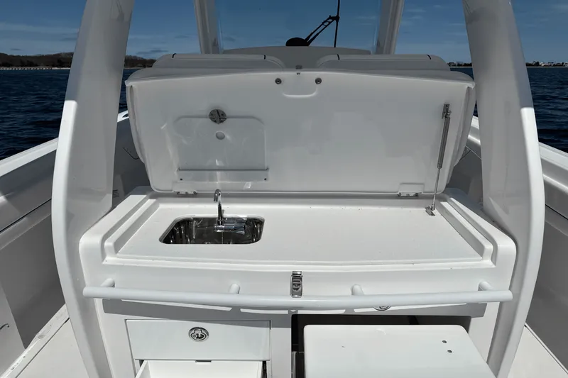 Slide: The Image of Intrepid 345 NOMAD SE 2025 - 17