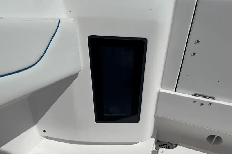 Slide: The Image of Intrepid 345 NOMAD SE 2025 - 19