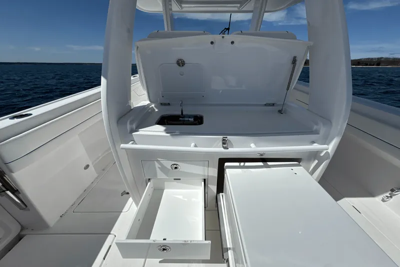 Slide: The Image of Intrepid 345 NOMAD SE 2025 - 23