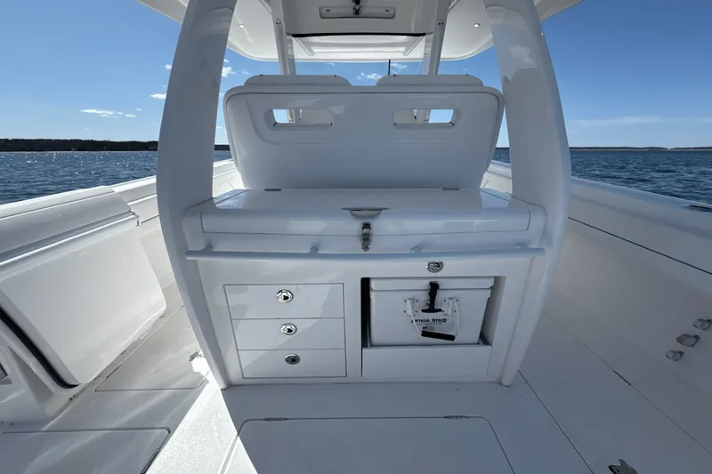 Slide: The Image of Intrepid 345 NOMAD SE 2025 - 24