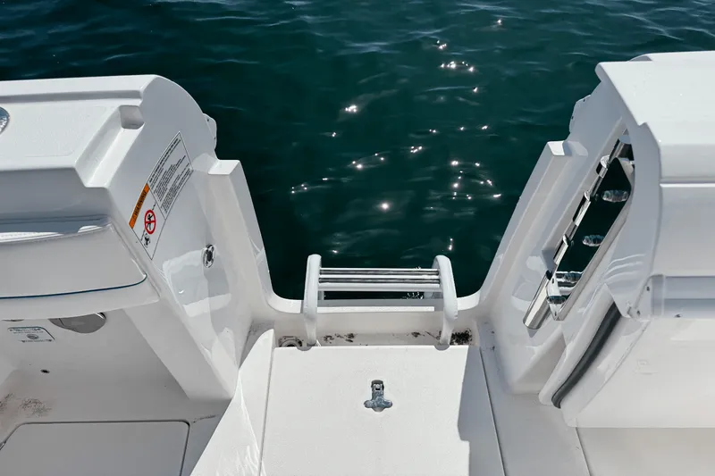 Slide: The Image of Intrepid 345 NOMAD SE 2025 - 26