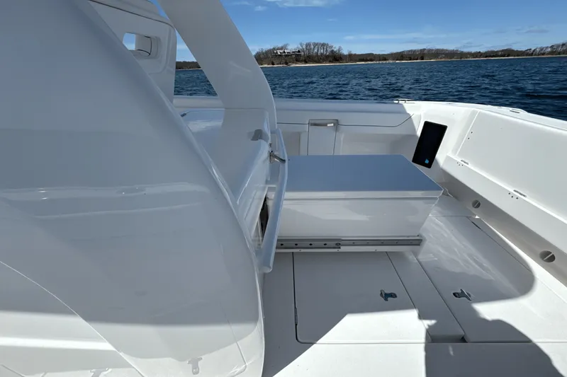 Slide: The Image of Intrepid 345 NOMAD SE 2025 - 28