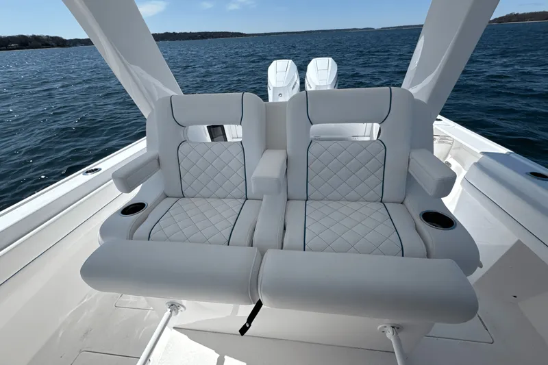 Slide: The Image of Intrepid 345 NOMAD SE 2025 - 33